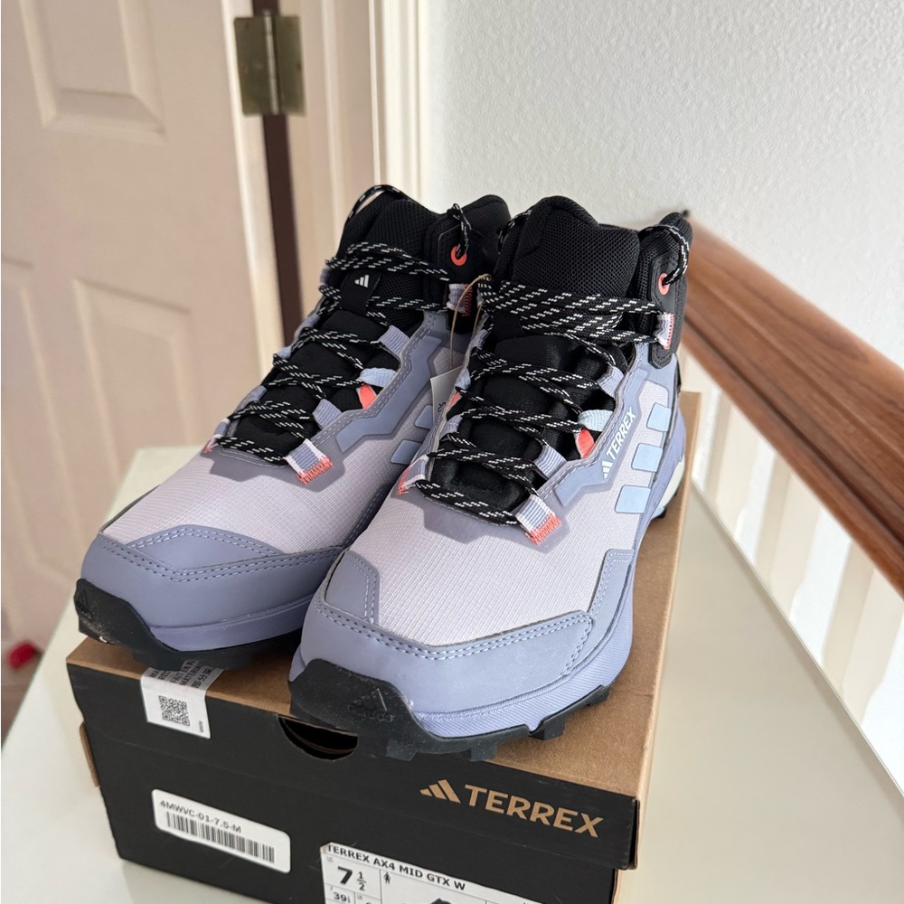 Adidas Terrex Mid GTX hiking Shoes